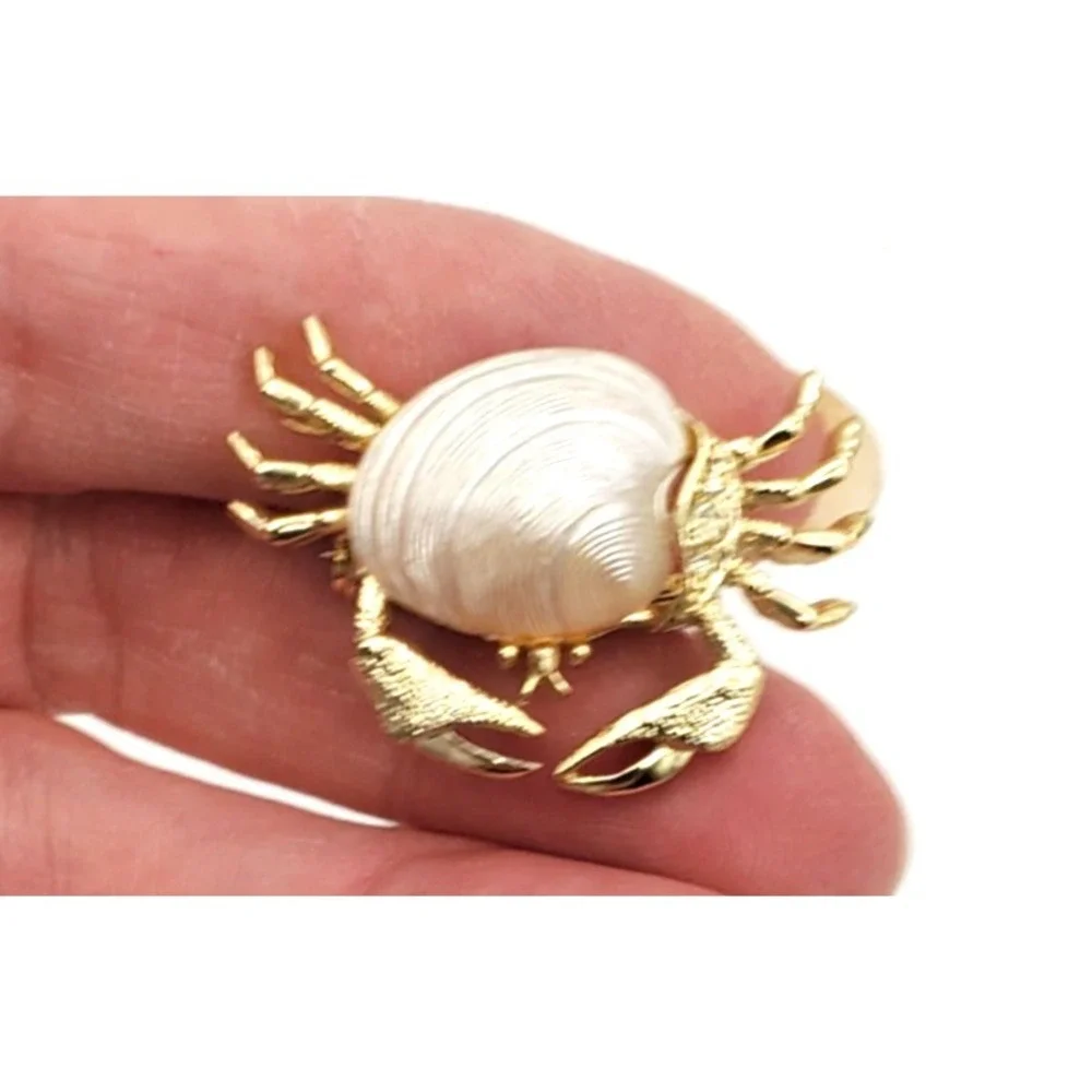 Vintage Crab w Rhinestones & Sea‎ Shell Body Pin Brooch Gold Tone